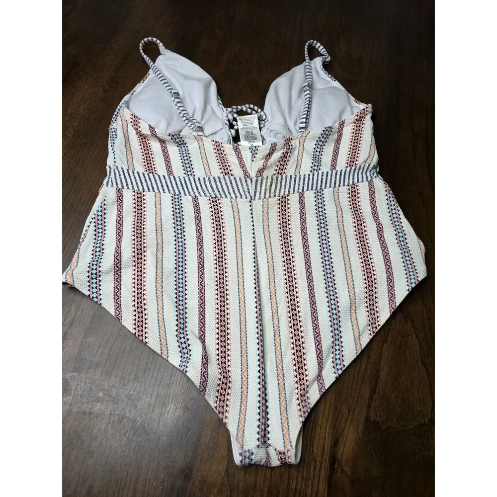 Jessica Simpson Aztec Boho Front Lace-Up One-Piece Swimsuit Size.  XL H3